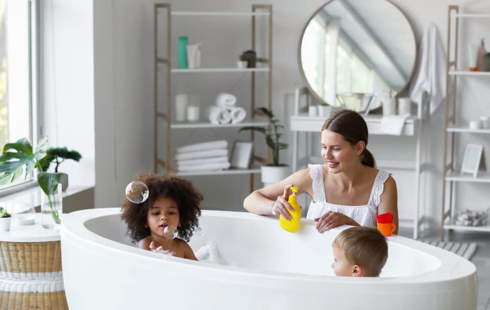 Kinh nghiệm chọn bồn tắm gia đình 1 Family bath